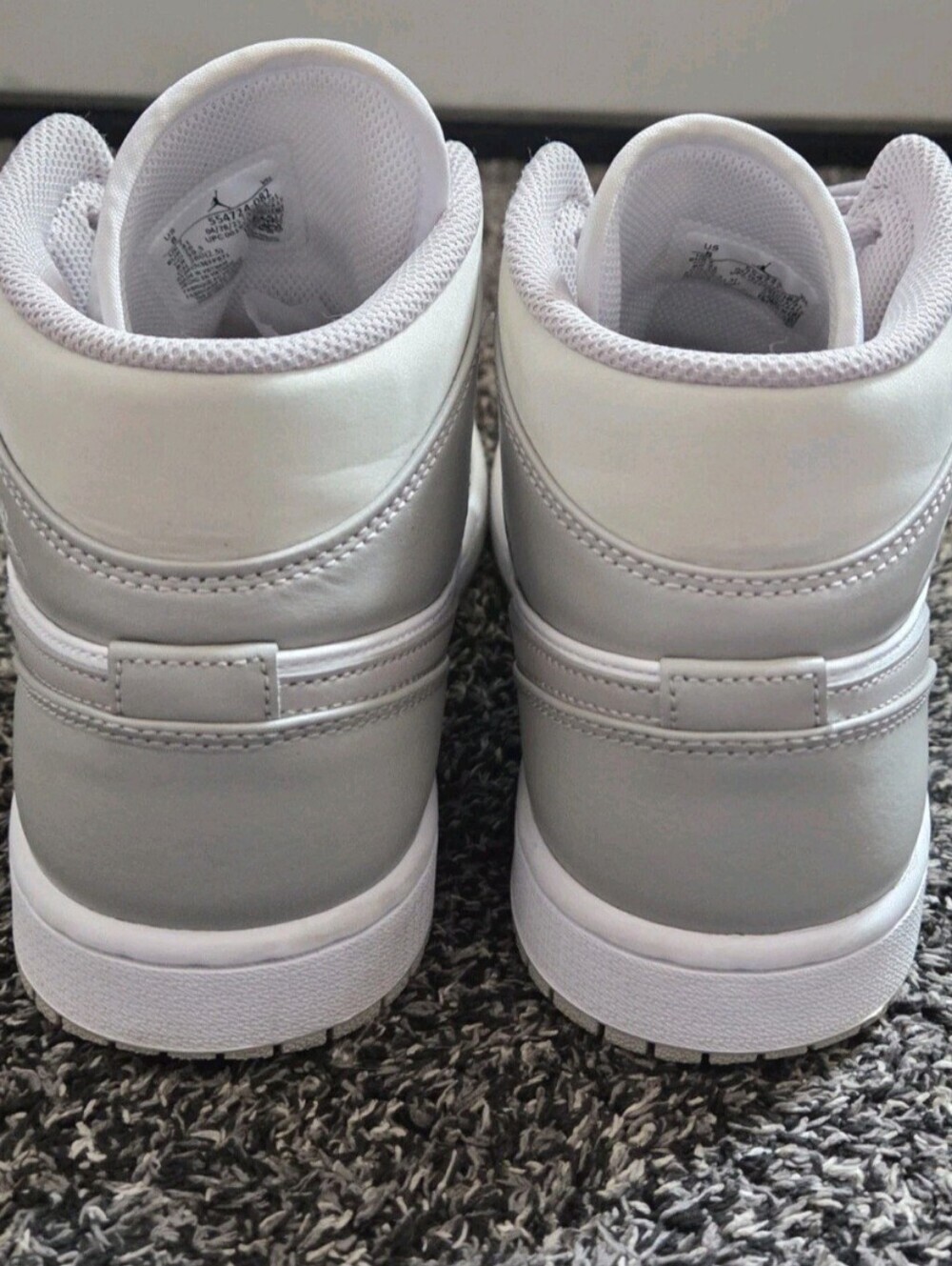 Nike Air Jordan 1 Mid College Grey 554724-082 US Men's Size 8 - Picture 11 of 16
